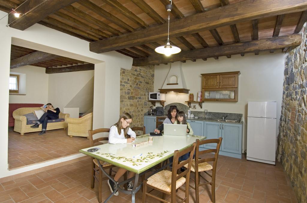 Agriturismo Campo Lungo San Donato in Poggio Rum bild